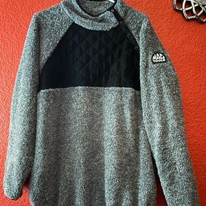 Grey women’s fuzzy MAC TOOLS sweater